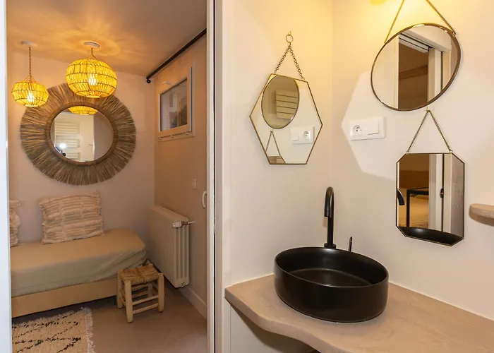 Board 'n Breakfast *