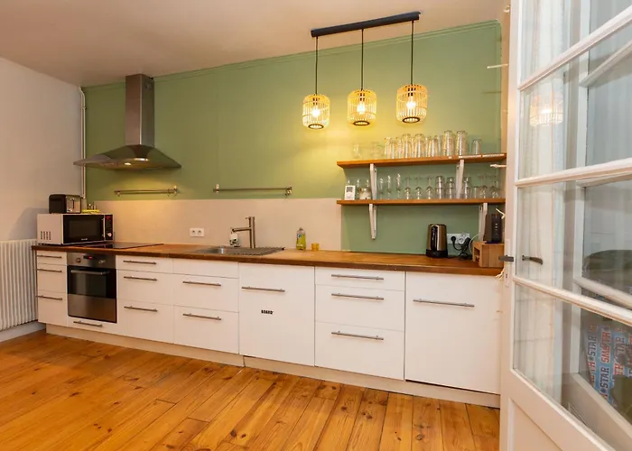 Board 'n Breakfast *