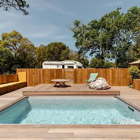 Board 'n Breakfast *