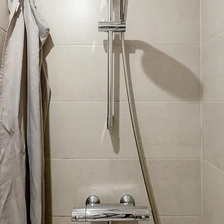 Board 'n Breakfast Hotel *