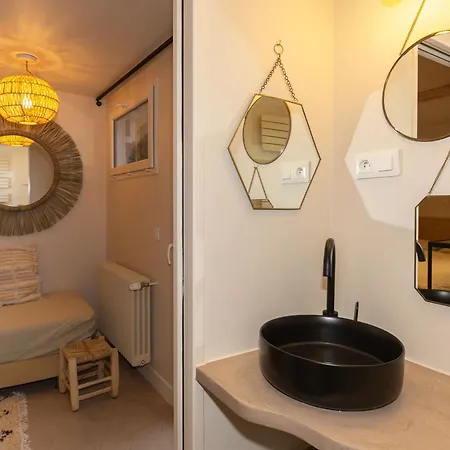 Board 'n Breakfast *