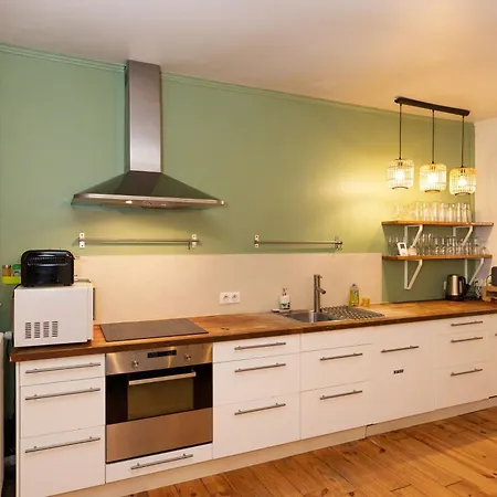 Board 'n Breakfast *