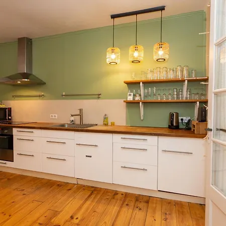 Board 'n Breakfast *