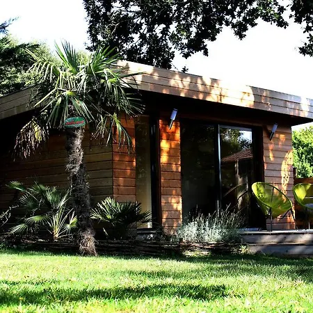 Hotel Board 'n Breakfast