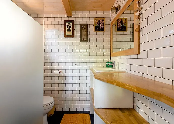 Board 'n Breakfast *