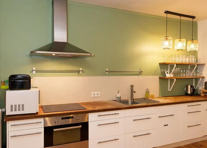 Board 'n Breakfast *