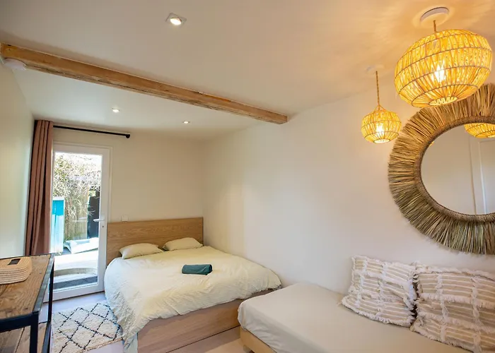 Board 'n Breakfast *